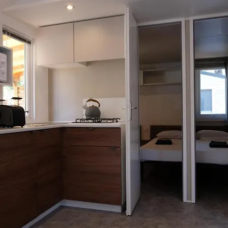 Happy Camp Mobile Homes In Village La Masseria Campingplatz 4*