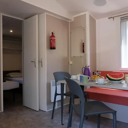 Happy Camp Mobile Homes In Village La Masseria Campingplatz 4*