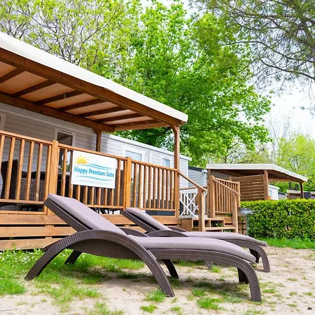 Happy Camp Mobile Homes In Village La Masseria Campingplatz 4*