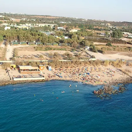 Happy Camp Mobile Homes In Village La Masseria Campingplatz Gallipoli