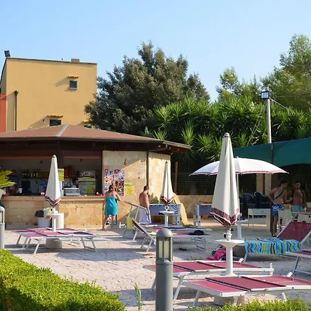 Happy Camp Mobile Homes In Village La Masseria Campingplatz